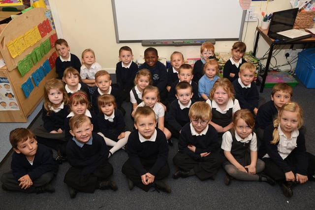 rec15 Leighton primary school Mrs Wells and  Mrs Memhed  reception class EMN-151125-121813009