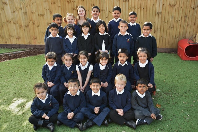rec15 Gladstone  primary school reception class Jo's class EMN-151125-122355009