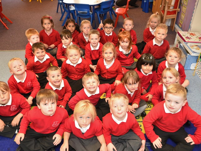 rec15 Old Fletton primary school - Mrs Mortell's class. Reception class EMN-151125-122952009