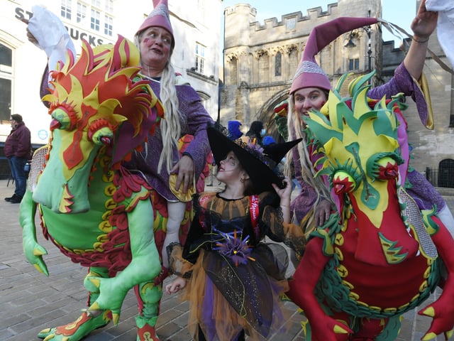 The Swank Street Theatre dragons in the City Centre as part of the Unlocking Peterborough festival of circus, music and art. EMN-211030-180636009