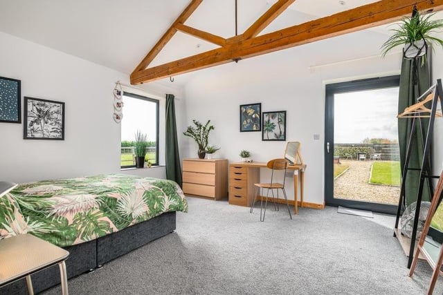 Redwood Barn in Thorney - stunning 6-bed barn conversion