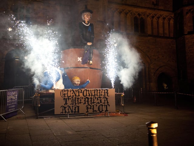 Battle Bonfire (Battel Bonfire Boyes) 2018
Photo by Frank Copper SUS-180411-110225001