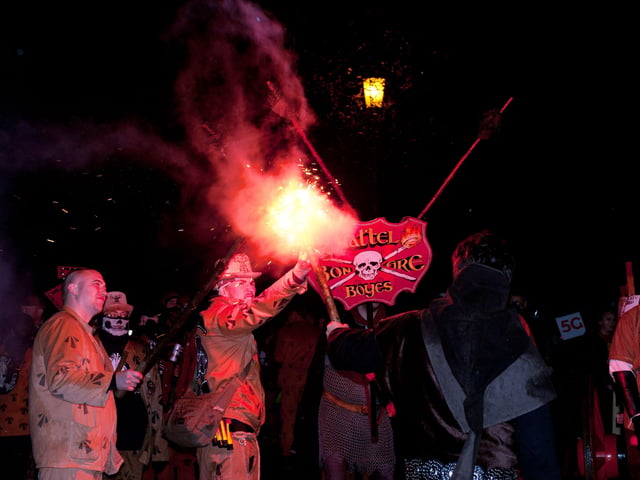 Battle Bonfire 2019 (Battel Bonfire Boyes). Photo by Frank Copper SUS-190411-104513001
