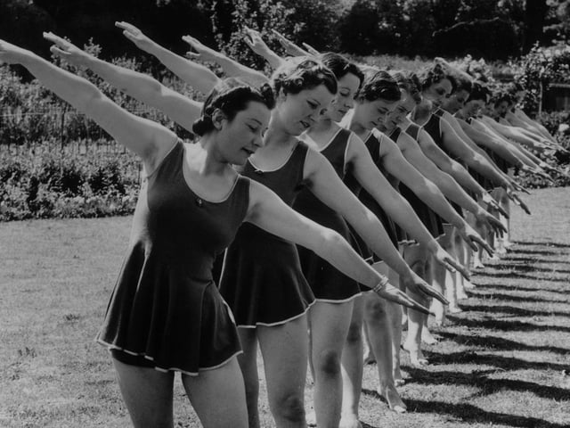 13th June 1939: Members of the Northampton Ladies Physical Culture Club exercising. (Photo by Arthur Tanner/Fox Photos/Getty Images)