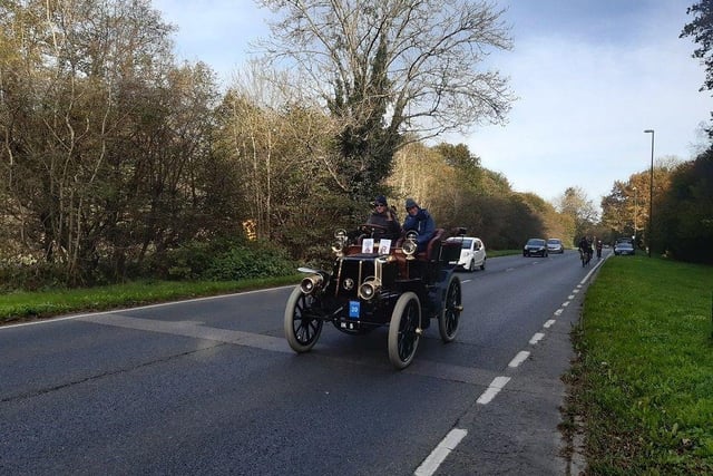 London to Brighton Car Run. Picture by Mark Dunford SUS-210711-114249001