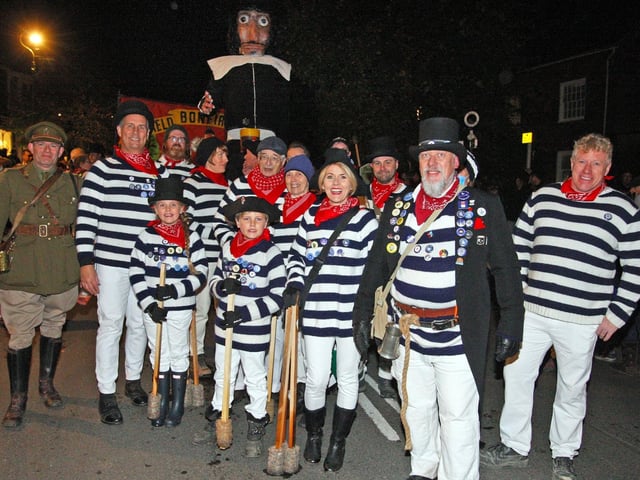 DM21110044a.jpg. Lindfield Bonfire night. Photo by Derek Martin Photography and Art.