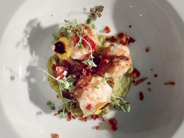 La Bella Vista in St Leonards.Rye Bay scallops, creamed rocket and crisp pancetta. One of the most popular dishes. SUS-210611-131238001