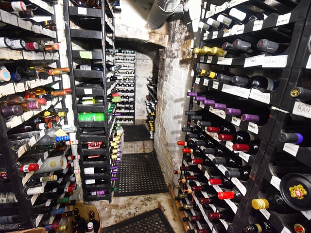 La Bella Vista in St Leonards.Wine cellar. SUS-210611-131014001