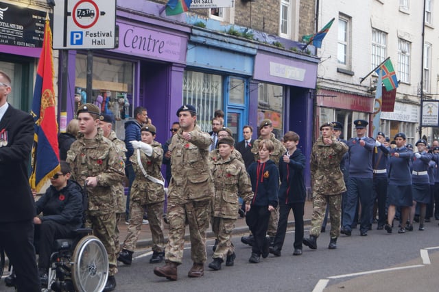 Remembrance parade in Market Rasen EMN-211114-144850001