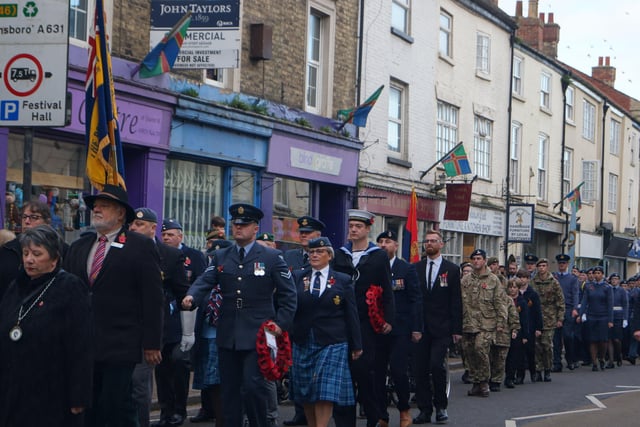 Remembrance parade in Market Rasen EMN-211114-144922001
