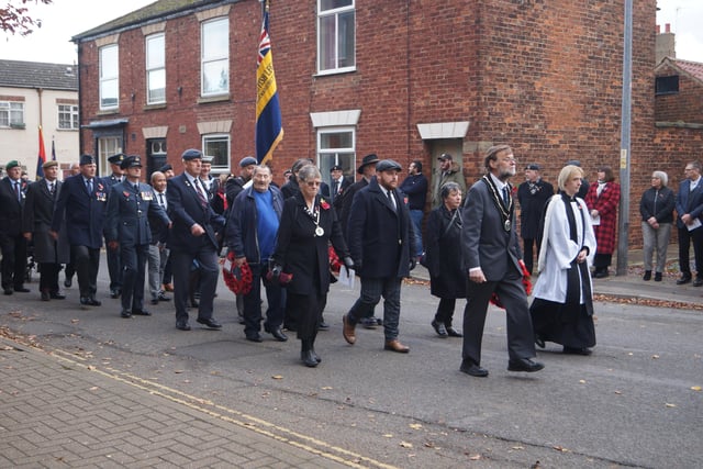 Remembrance parade in Market Rasen EMN-211114-144800001