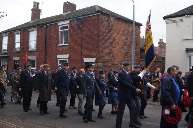 Remembrance parade in Market Rasen EMN-211114-145615001