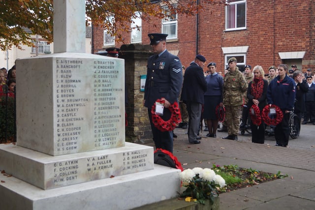 Market Rasen Remembrance Sunday wreath laying EMN-211114-171739001