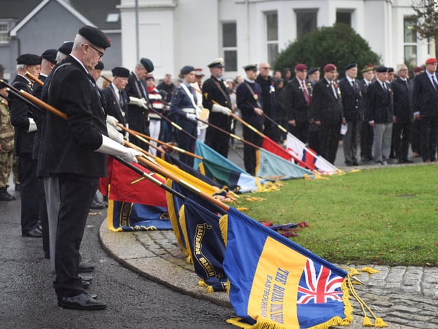 Eastbourne Remembrance Sunday service 2021. 14/11/21 SUS-211114-141910001