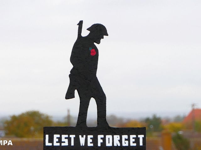 Remembrance Sunday in Sutton on Sea (Picture: Mablethorpe Photo Album)