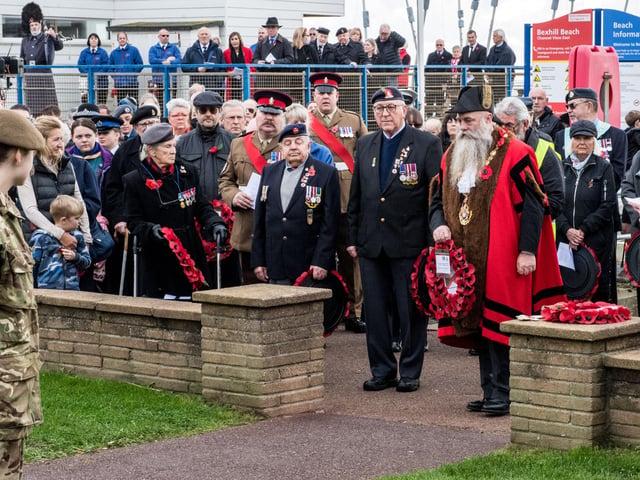 Bexhill Town Mayor, Veterans and the Community of Bexhill during the Service of Remembrance at the War Memorial, Bexhill, East Sussex, UK on November 14 2021. Lee Floyd SUS-211116-104227001