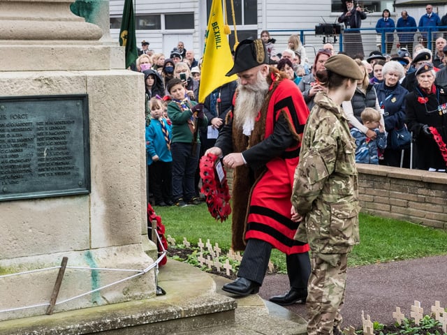 Bexhill Town Mayor, Veterans and the Community of Bexhill during the Service of Remembrance at the War Memorial, Bexhill, East Sussex, UK on November 14 2021. Lee Floyd SUS-211116-104238001