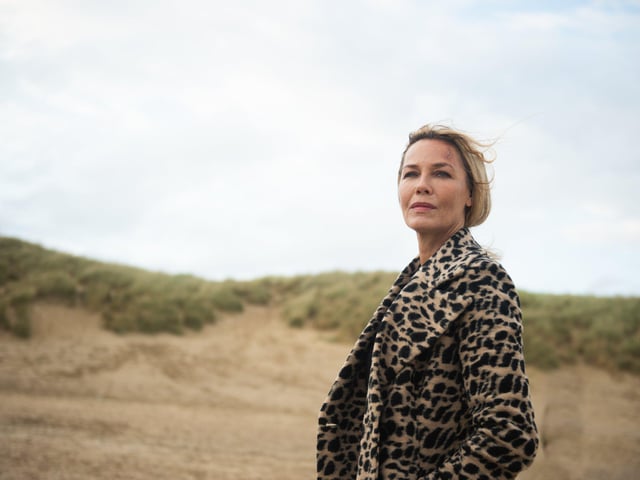 Connie Nielsen SUS-211115-144307001