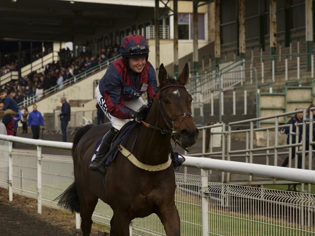 Action from the Southern National and other races at Fontwell Park / Pictures: Clive Bennett - see more at polopictures.co.uk