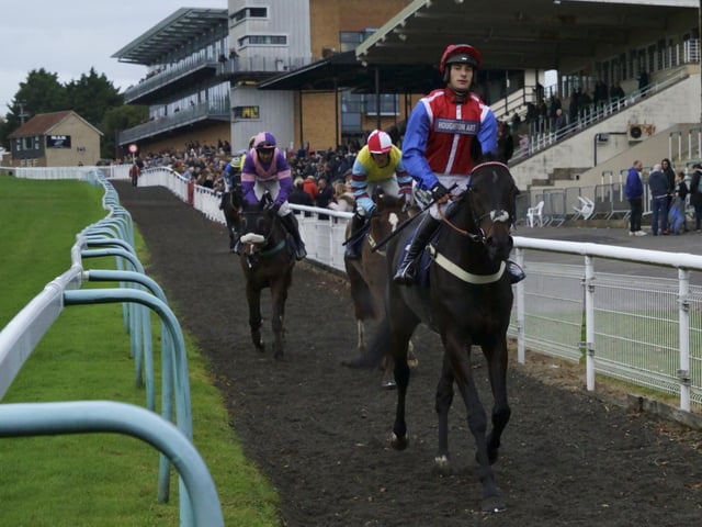 Action from the Southern National and other races at Fontwell Park / Pictures: Clive Bennett - see more at polopictures.co.uk