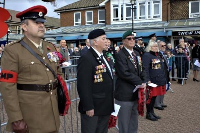 Hailsham Remembrance Service. Photo by Sy Martin. SUS-211116-130600001