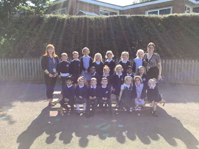 Gossops Green Primary School - Cherry Class SUS-211117-073355004