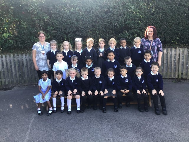 Gossops Green Primary School - Holly Class SUS-211117-073406004