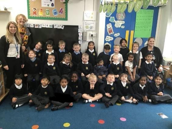 Three Bridges Primary School - Apple class SUS-211117-073742004