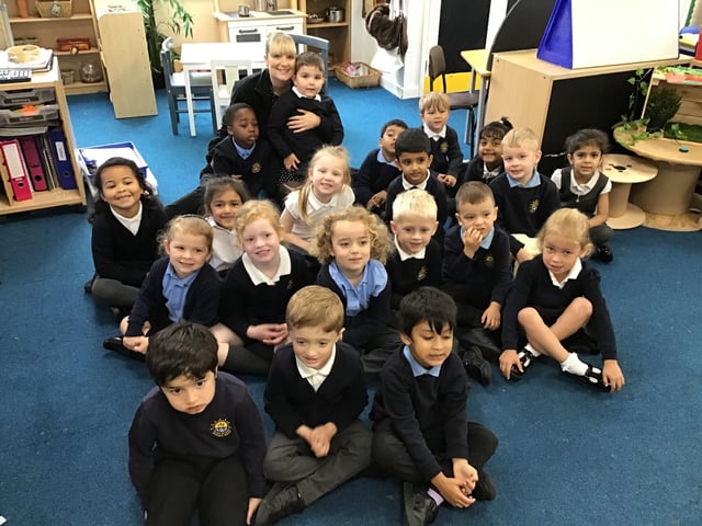 Three Bridges Primary School Mulberry Class SUS-211117-073803004