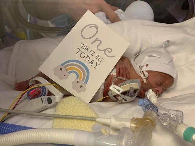 "Lake Samuel Robertson born 24 weeks and six days on November 4, 2020 at 01:29am weighing only 865g." - Lisa Robertson