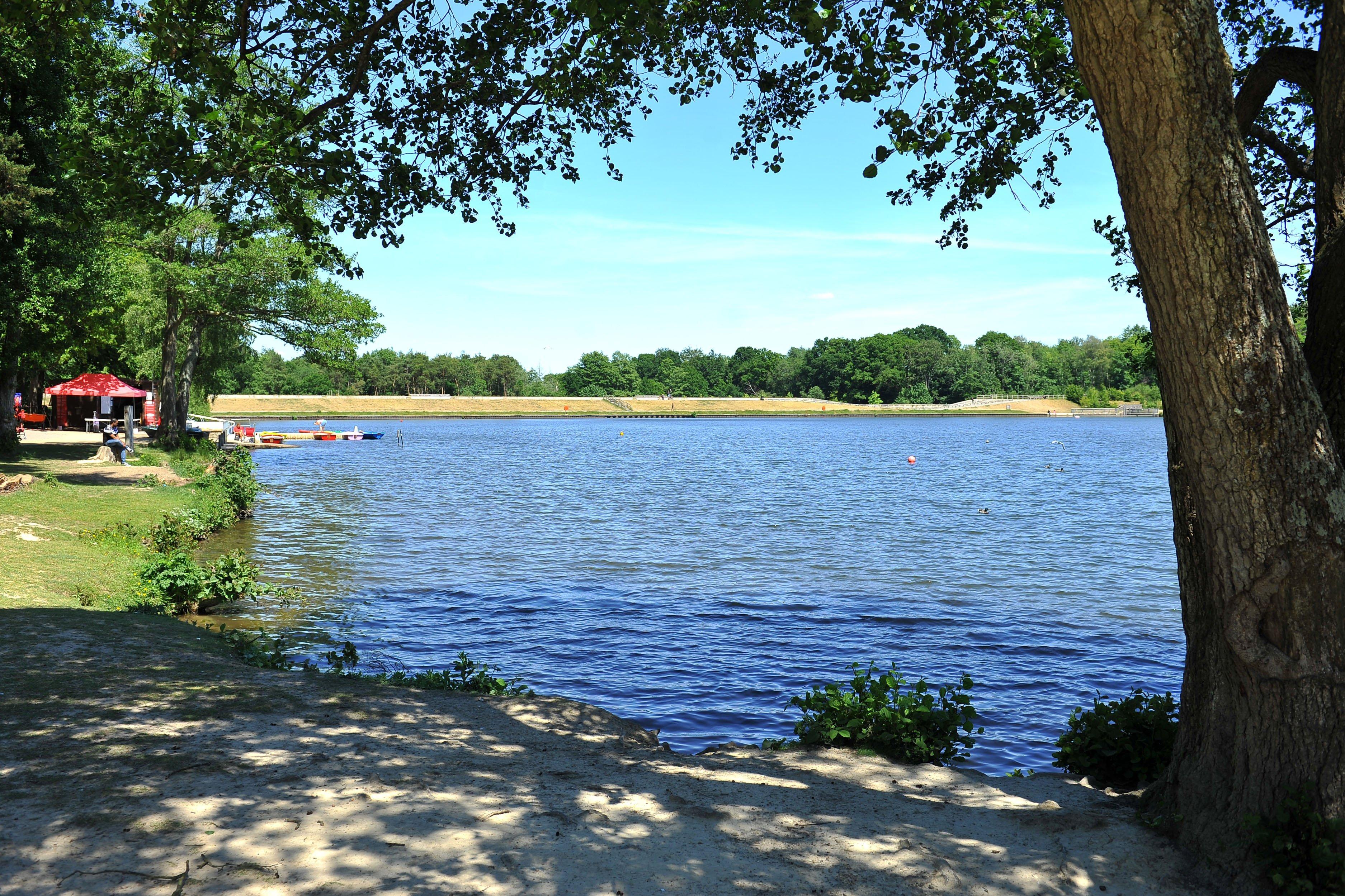 1. Tilgate Park, Crawley. It has a rating of 4.5 out of 5 out of 1,356 reviews.