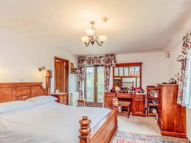 Six bedroom former oast house for sale in Guestling, Hastings SUS-211119-100522001
