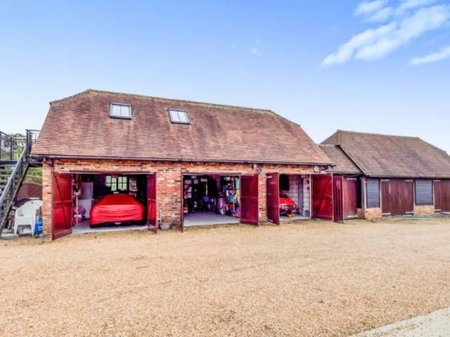 Six bedroom former oast house for sale in Guestling, Hastings SUS-211119-100542001