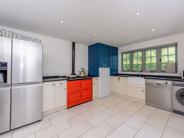 Sedgwick Lane, Horsham, RH13. Photo from Zoopla.