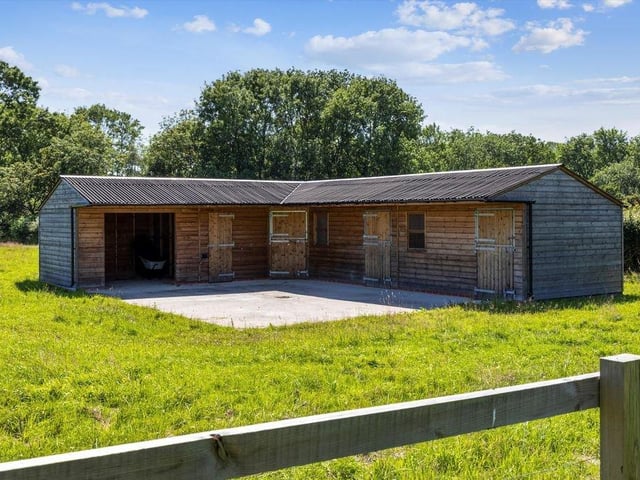 Sedgwick Lane, Horsham, RH13. Photo from Zoopla.