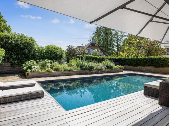 Sedgwick Lane, Horsham, RH13. Photo from Zoopla.