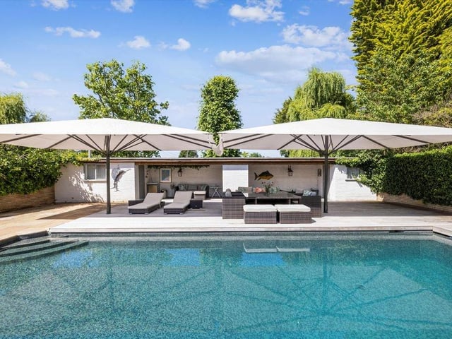 Sedgwick Lane, Horsham, RH13. Photo from Zoopla.