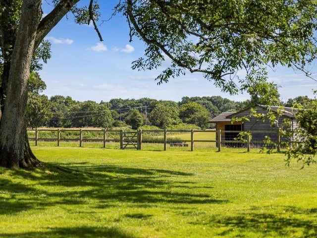 Sedgwick Lane, Horsham, RH13. Photo from Zoopla.