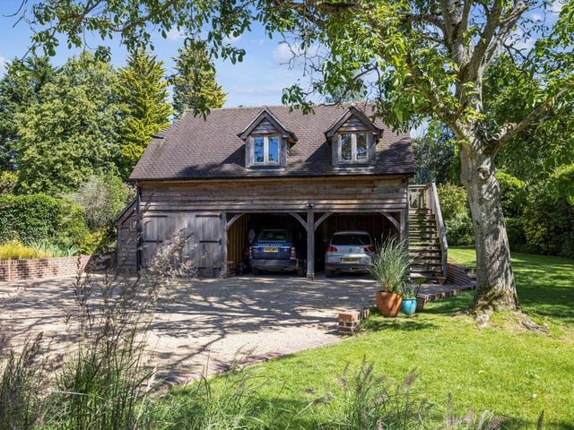 Sedgwick Lane, Horsham, RH13. Photo from Zoopla.