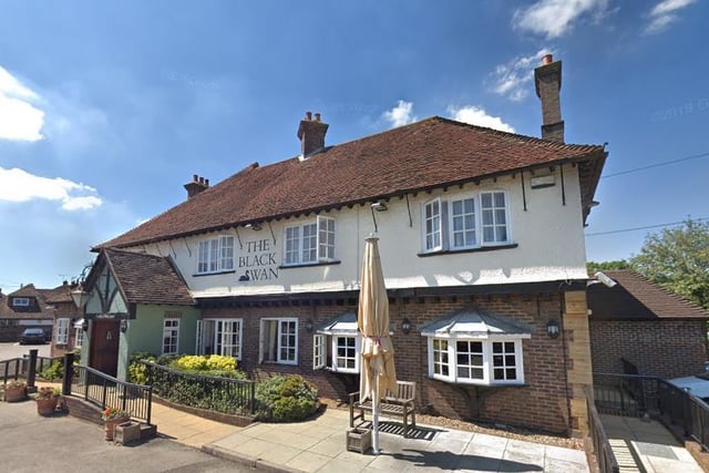 The Black Swan has a rating of 4.3/5 from 743 Google reviews for its roast dinner