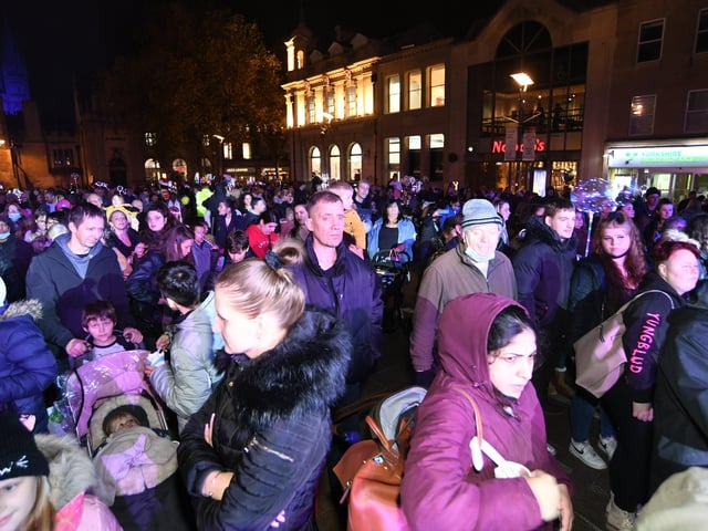 Christmas lights switch on in the City Centre. EMN-211120-004522009