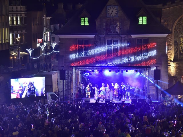 Christmas lights switch on in the City Centre. EMN-211120-004340009