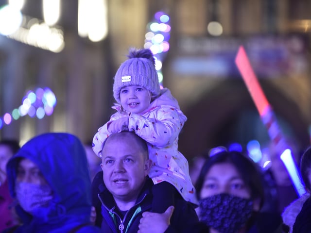 Christmas lights switch on in the City Centre. EMN-211120-004127009