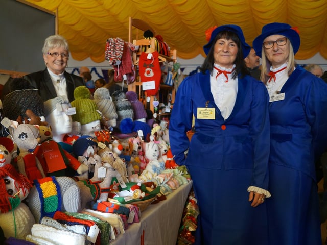 Caistor Victorian Craft Market EMN-211122-095935001