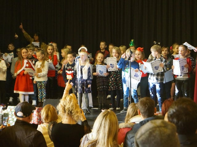 Caistor Victorian Craft Market EMN-211122-100011001
