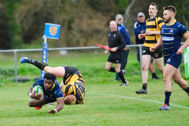 Levi Davis scores the first try. Worthing Raiders v Hinckley. Picture by Stephen Goodger SUS-211121-124606004