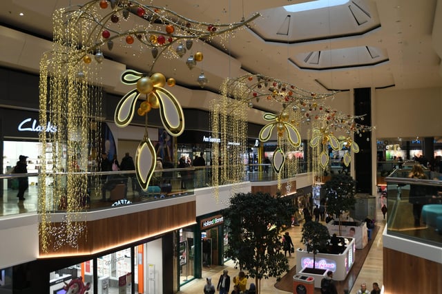 Queensgate christmas lights switch on EMN-211120-214216009