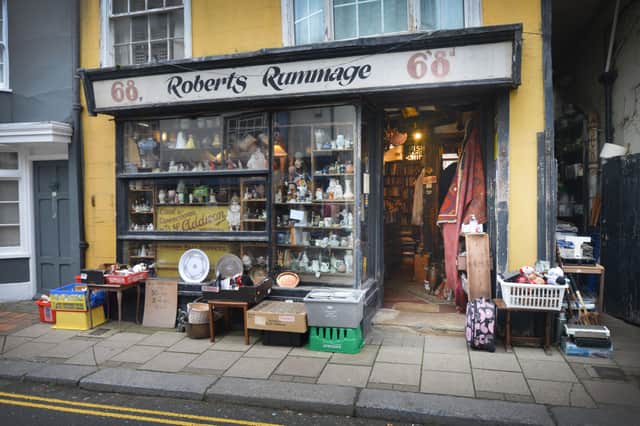 Roberts Rummage in the High Street, Hastings Old Town. SUS-211116-123950001