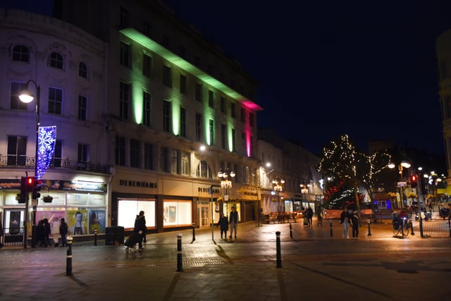Hastings town centre's Christmas decorations. 20/11/21. SUS-211121-090905001