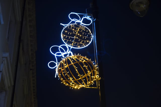 Hastings town centre's Christmas decorations. 20/11/21. SUS-211121-091036001